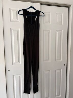 Amazon Essentials Black Sleeveless Jumpsuit